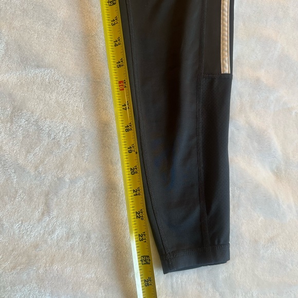 NWOT Adidas AeroReady women’s medium 3 stripe black leggings. - Picture 3 of 9